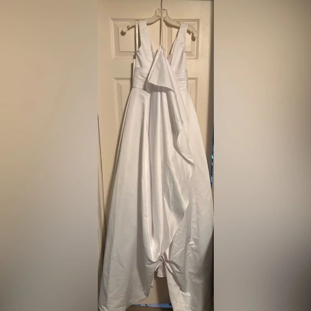 DAVID'S BRIDAL Cummerbund Satin Ball Gown Wedding Dress STYLE# V3848 Size 6 - Picture 8 of 14